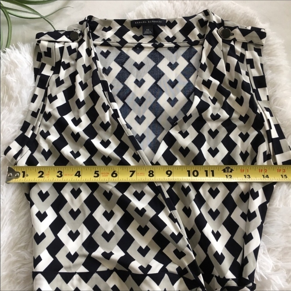 Banana Republic wrap dress chain design black white gray size xs - Picture 7 of 9